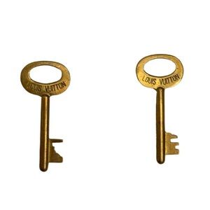 🌟Louis Vuitton Brass Skeleton Trunk Keys 🌟